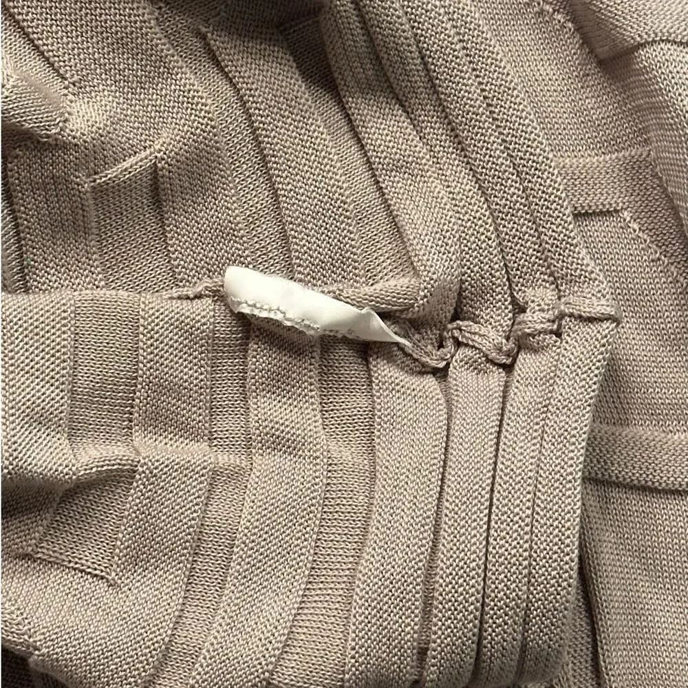 Archival Gianfranco Ferré Geometric Textured Knit Pullover  IT 56 Beige Italian